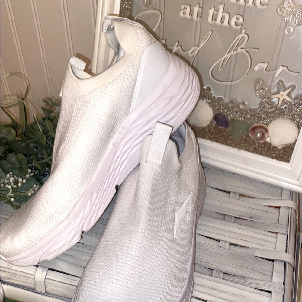 Avia Cream Slip-On fabric stretch Arch Support style Sneakers 7.5